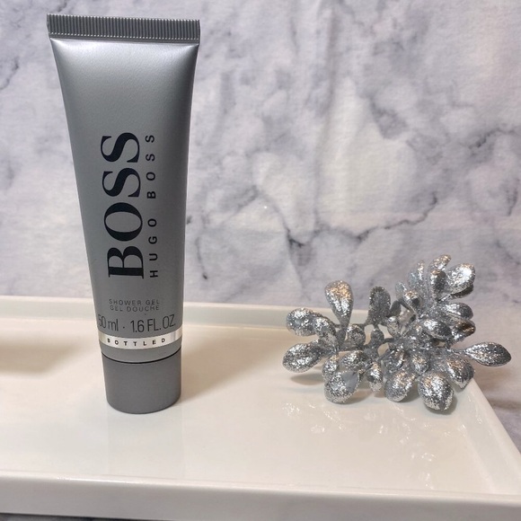 Hugo Boss Bottled Shower Gel, Woody, Apple, NEW - Travel Size 1.6 oz. 50 ml - Picture 2 of 8